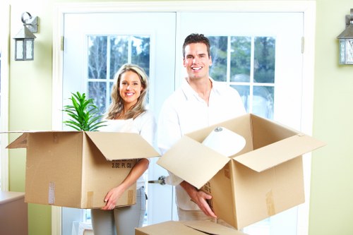 Checklist and packed essentials for a smooth home move in Brompton